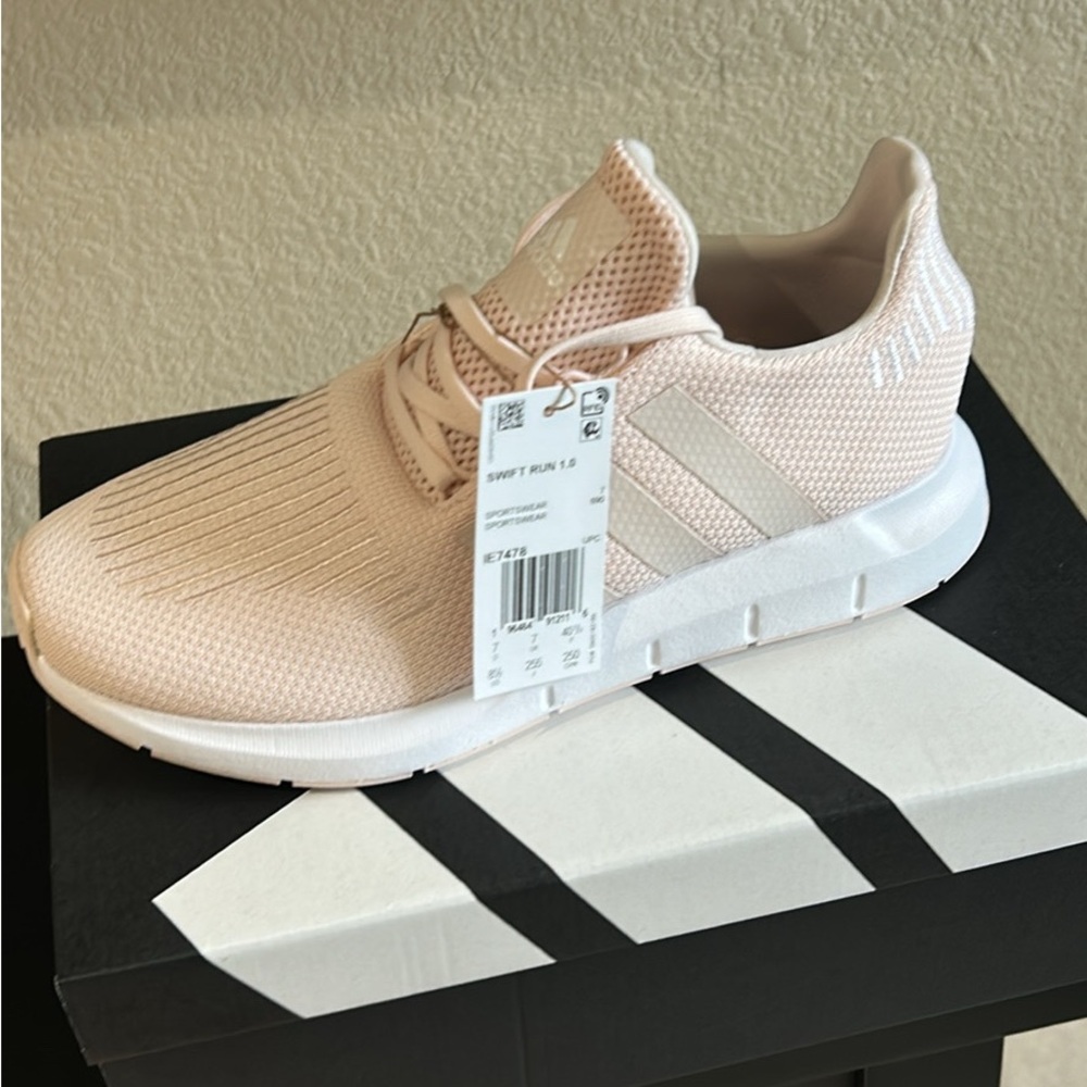 NIB Adidas Women's Pink Sneakers 8.5 - Picture 1 of 4